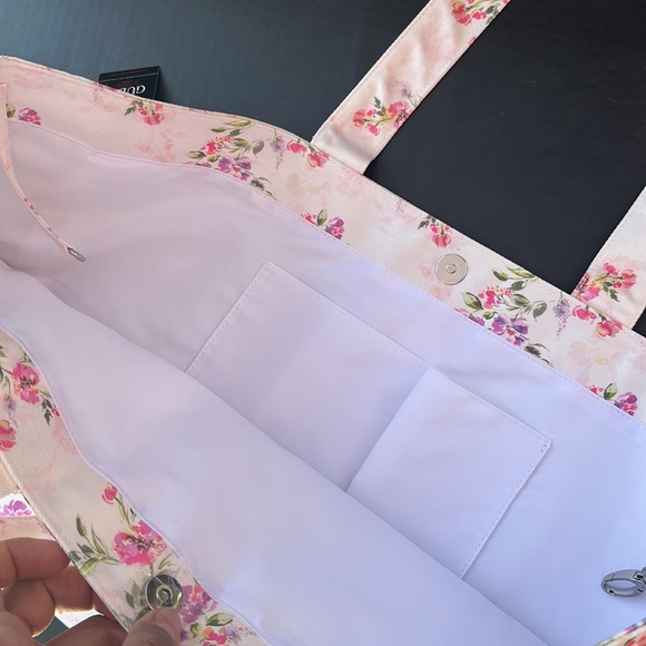 New GUESS Rainbow Logo Canvas Tote(Travel Bag) - Picture 9 of 9